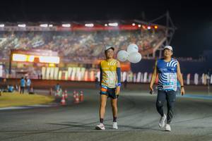 BIB: 2005
                            <button type="button" onclick="openModal(22812159)" class="btn btn-primary btn-sm float-right btn-popup" data-toggle="modal" data-target=".modal-high-quality">
                        <i class="fas fa-shopping-cart"></i> Add to Cart
                    </button>
                                            <button type="button" onclick="isThisMe(22812159, true)" class="btn btn-success btn-sm float-right btn-popup btn-isme hidden" data-toggle="tooltip" data-placement="bottom" title="นี่คือรูปของคุณใช่ไหม คลิกที่นี่เพื่อเอาเข้าอัลบั้ม">
                        <i class="fas fa-plus"></i> Add to album
                    </button>
                    <button type="button" onclick="isThisMe(22812159, false)" class="btn btn-warning btn-sm float-right btn-popup btn-isnotme hidden">
                        <i class="fas fa-ban"></i> Remove from album
                    </button>